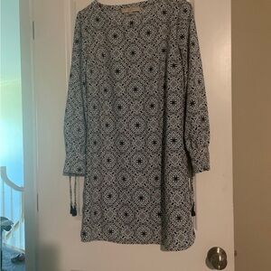 Loft dress with tassel at wrists